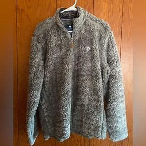 Southern shirt men’s grey Sherpa pull over. Like new. Size medium.